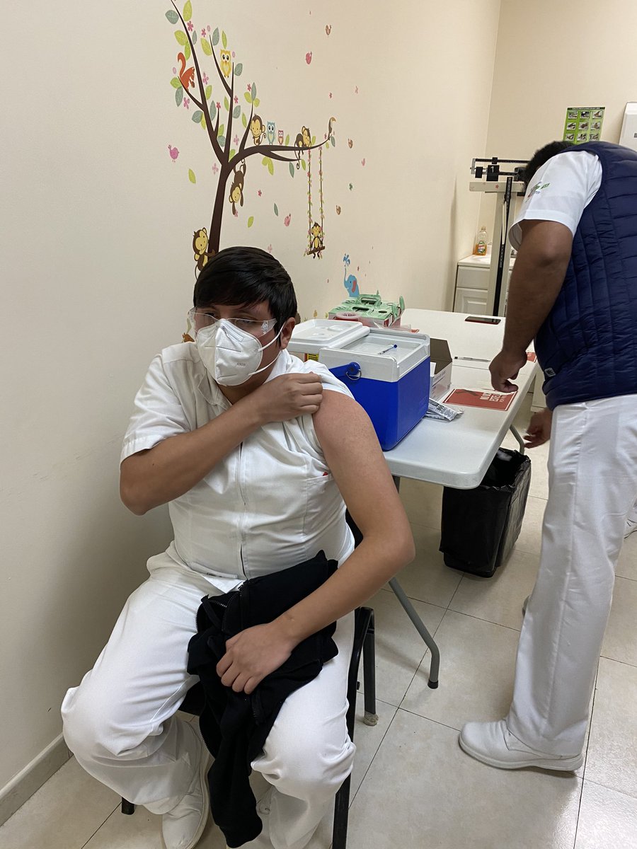 En 26 hospitales que se reconvirtieron a COVID-19 para hacerle frente a la pandemia, en #Coahuila HOY inició la 3a fase de vacunación contra el virus. Gracias al liderazgo de <a href="/mrikelme/">Miguel Riquelme</a> trabajamos de la mano con el Gobierno Federal <a href="/SSalud_mx/">SALUD México</a>  #FuerteCoahuilaEs