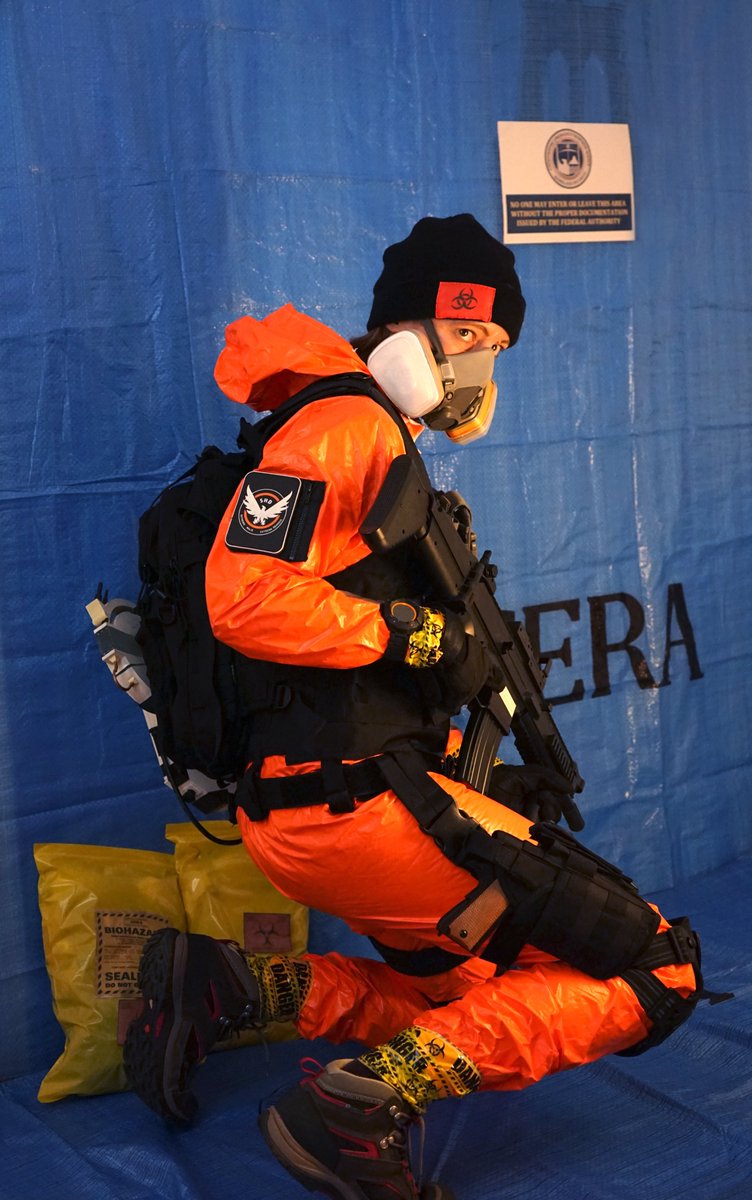 I warned you there's 150GB of this.2018: downsized hazmat suit year (told you the other was too big!). E3 year. In other words, meeting too many awesome people year. Every single one of them awesome people. And again, half-finished costume. Don't be mad, we only had 3 weeks.