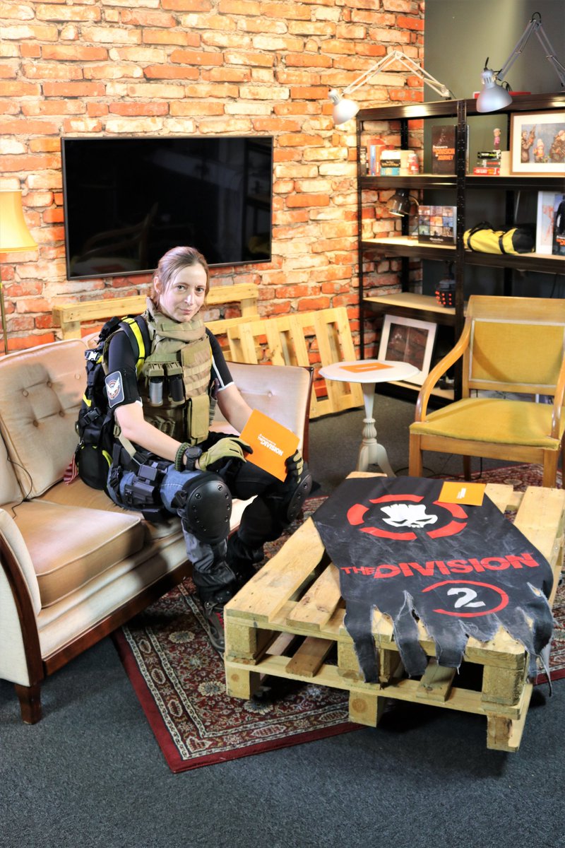 2018, definitely a MASSIVE year. I'm not quite over that yet. Lucky doesn't even begin to cover it: I got to meet a lighting artist. In costume. Felt stupid, but ah well.  #TheDivision is worth feeling stupid at times.