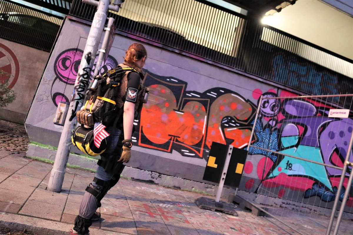 2018, definitely a MASSIVE year. I'm not quite over that yet. Lucky doesn't even begin to cover it: I got to meet a lighting artist. In costume. Felt stupid, but ah well.  #TheDivision is worth feeling stupid at times.