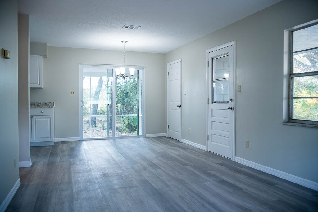 BryanBlakeTeam's tweet photo. -OPEN HOUSE 1/17 at 662 N VOLUSIA AVE, PIERSON, FL! Features include new paint throughout, gorgeous laminate wood flooring, interior laundry room, carport, and a screened patio. Details at https://t.co/qWsG516VY5… #OpenHouse #RealEstate #realtor #Orlando #buyme https://t.co/eD2tPLaQCr