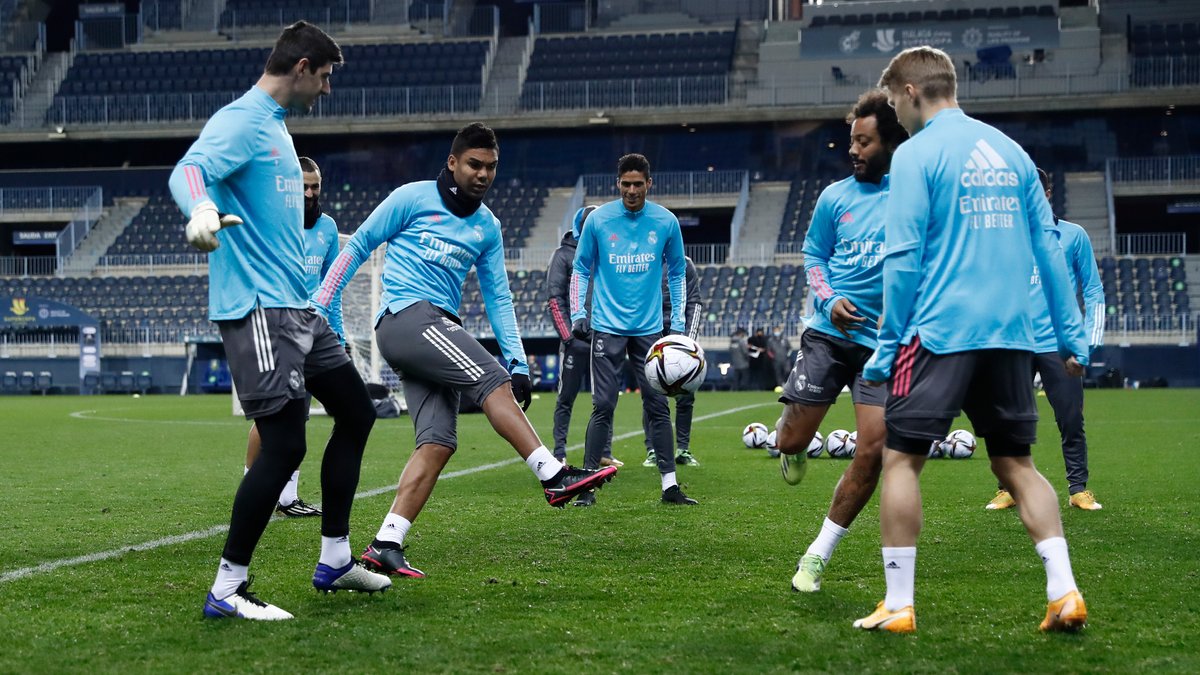 realmadriden's tweet photo. 🏟️⚽️ Final #RMSuperCopa touches at La Rosaleda!
#HalaMadrid https://t.co/xhHUX0GNf8