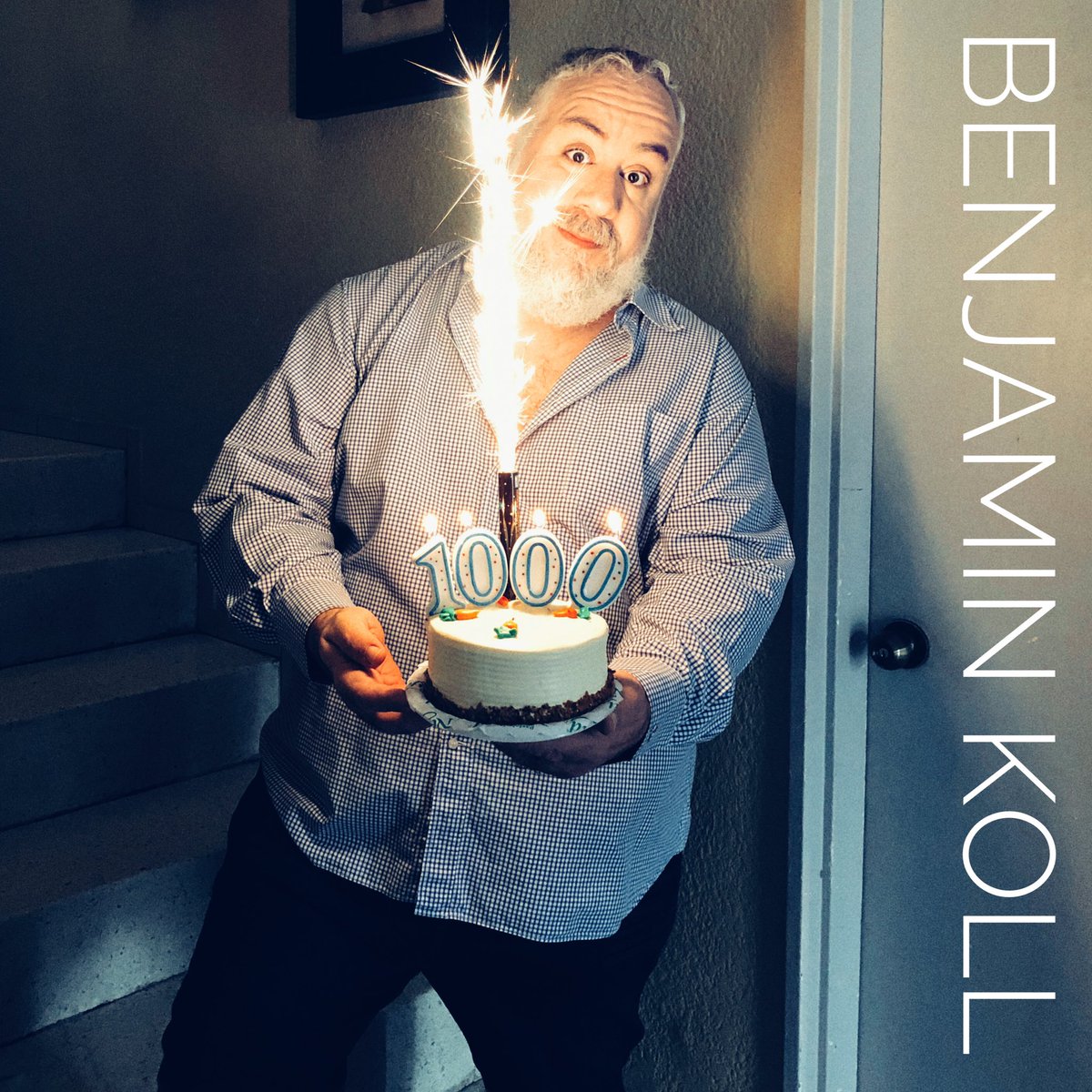 BenjaminKoll's tweet photo. Celebrating my #post1000 on #instagram πππwith a #carrotcake π have a great day, my best wishes for all ππβ€οΈ #1kpost #happy1kposts #picsbybears #musicbybears #post1k https://t.co/mUw0ZXN5su