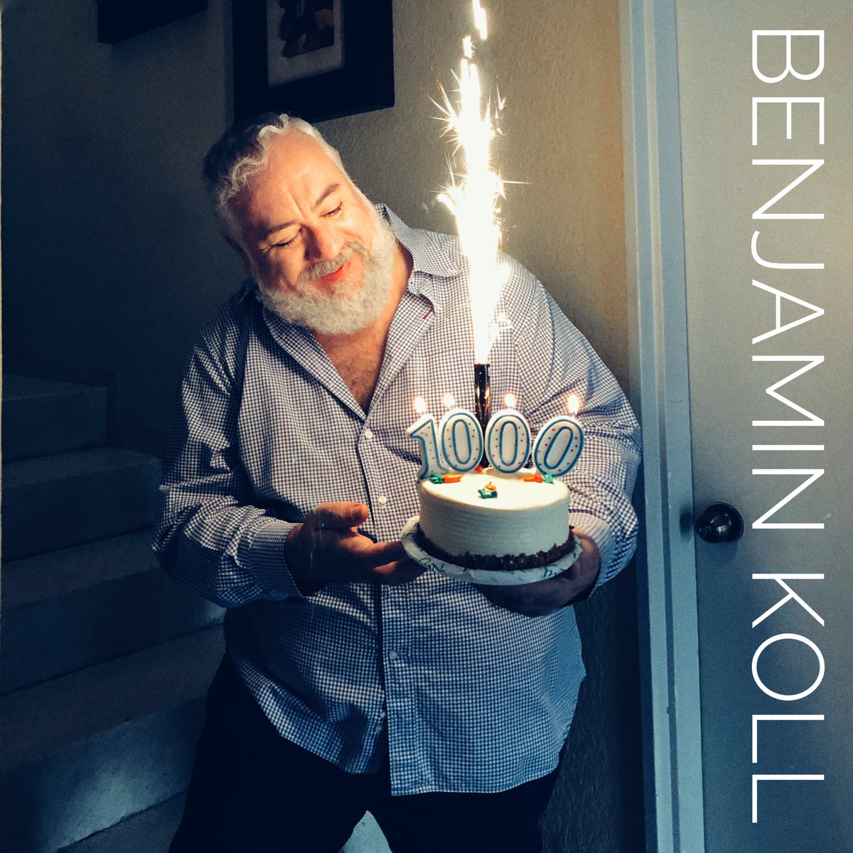 BenjaminKoll's tweet photo. Celebrating my #post1000 on #instagram πππwith a #carrotcake π have a great day, my best wishes for all ππβ€οΈ #1kpost #happy1kposts #picsbybears #musicbybears #post1k https://t.co/mUw0ZXN5su