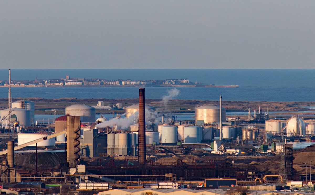 oldgreyheron's tweet photo. Views over #Teesside from High Godfalter Hill above Ormesby Bank. @lovembro @LoveTeesside @PictureTeesside @IndustrialTside @RCAmbassadors @teestransporter @HartlepoolWeb @teesriverstrust https://t.co/1aBUIJOrlu