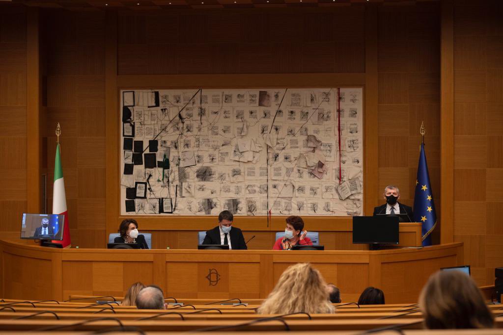 Matteo Renzi tweet media