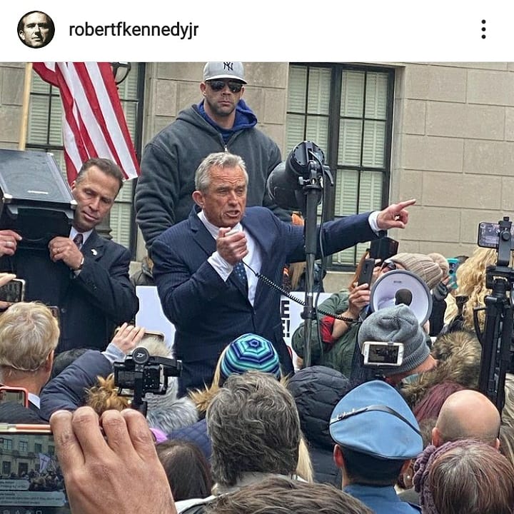 jamelholley's tweet photo. Peaceful protest!

The day NJ parents told #bigpharma at the STATEHOUSE no to segregation and no mandates. Sending a message to the entire world that your children's medical decision is your choice!

Proud of you all across the world. 

Happy Anniversary! #medicalfreedom https://t.co/ch9qKvqrd3