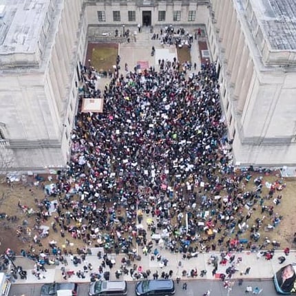 jamelholley's tweet photo. Peaceful protest!

The day NJ parents told #bigpharma at the STATEHOUSE no to segregation and no mandates. Sending a message to the entire world that your children's medical decision is your choice!

Proud of you all across the world. 

Happy Anniversary! #medicalfreedom https://t.co/ch9qKvqrd3