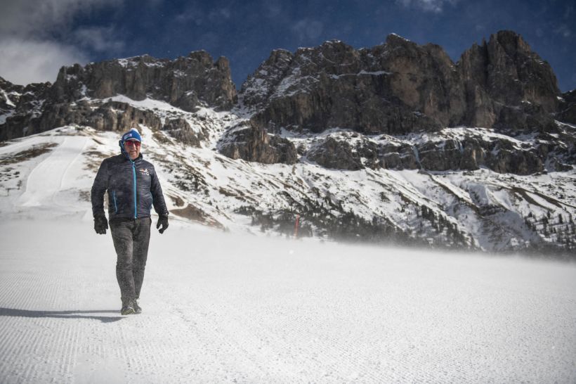 Quest'anno ce n'è tantissima, ma come si trasforma l'acqua in #neve quando manca? ❄
Georg Eisath ci racconta le #storiedavivere dei suoi #cannoni. fcld.ly/georg_eisath
#AltoAdige #inverno #tecnologia