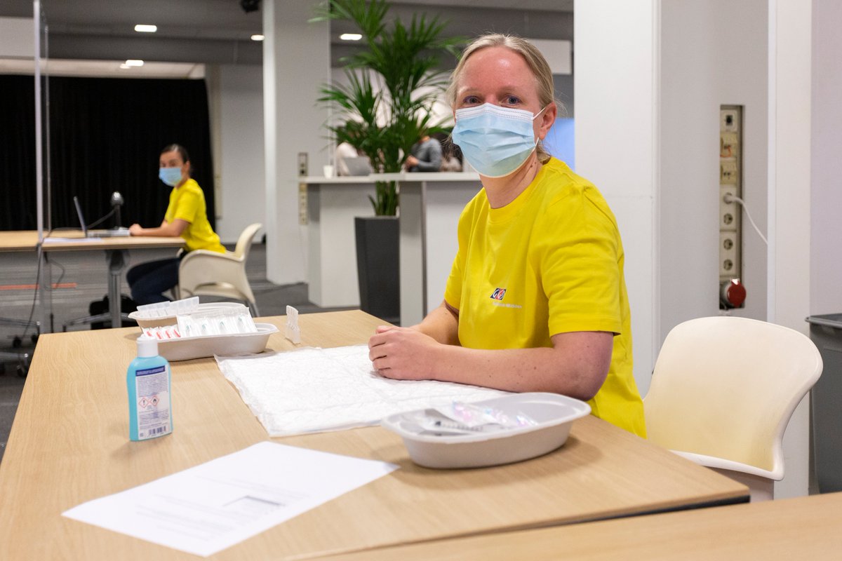 De laatste voorbereidingen worden getroffen en dan starten we ook in onze regio met het vaccineren! 💪Lees hier meer over vaccineren op Papendal👉bit.ly/2LNS32F #vaccineren #corona #GGD #Papendal #arnhem #covid19 #vaccinatiecorona