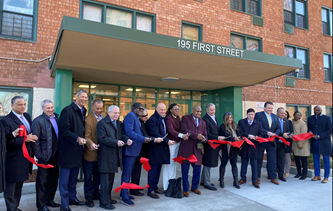 HUDNY_NJ's tweet photo. Newark, New Jersey, Garden Spires @LynnePattonHUD worked with federal, state, local officials, &amp; slumlord to help tenants and turn their deplorable buildings into safe, sanitary, updated apartments @RepDonaldPayne @CityofNewarkNJ @NJhousing https://t.co/u1va5xur5l