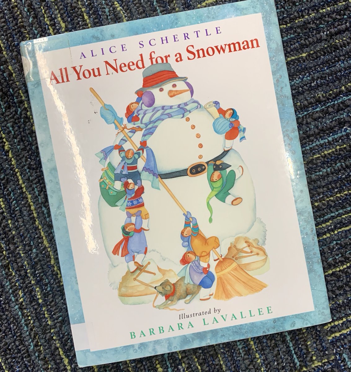 KellyHincks1's tweet photo. PK3 read All You Need for a Snowman by Alice Schertle. They built a snowman together using a template from @SlidesManiaSM. Then they drew their own. Check out their class snowman! #dcdsacademics #mischoollibraries #dcdspreschoolmatters https://t.co/nwiPJSaSme