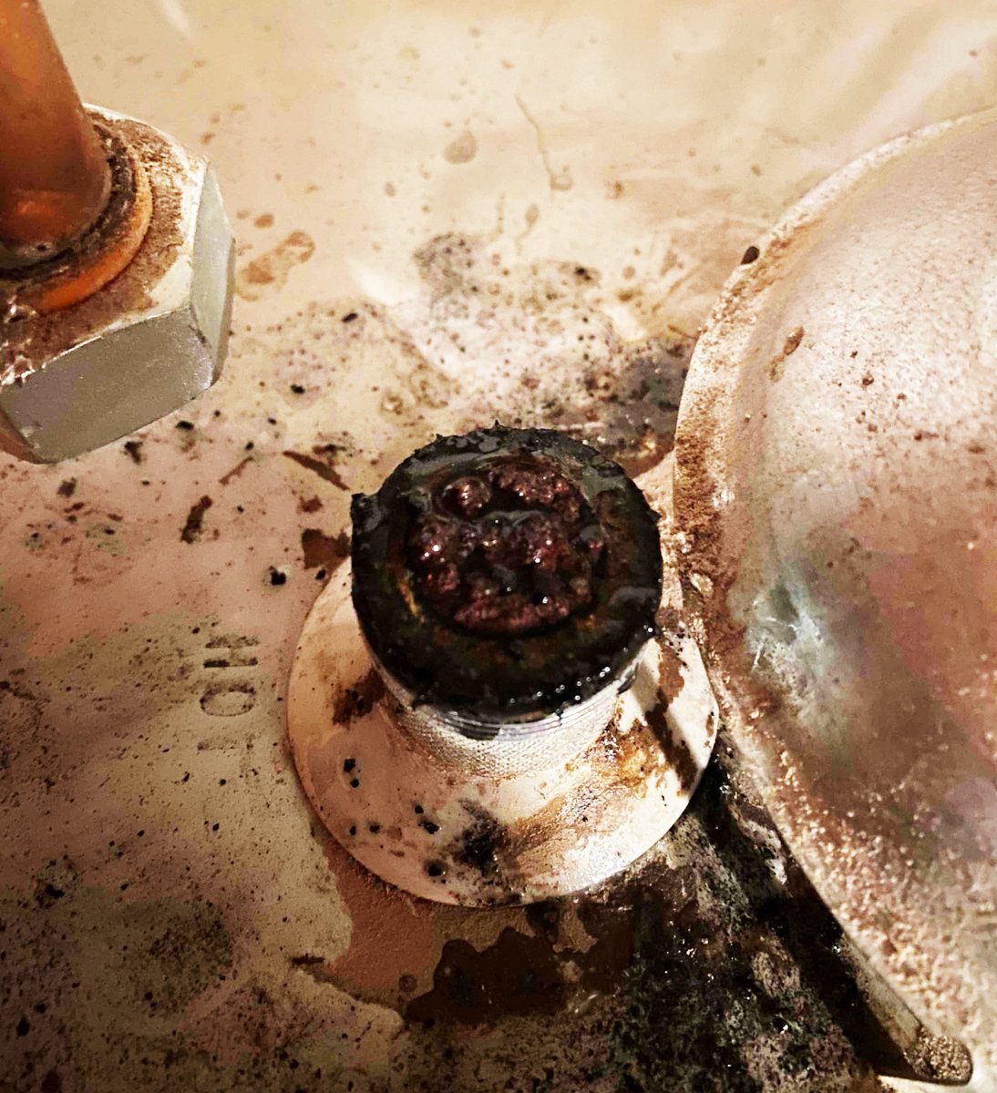 IndyHCS's tweet photo. New Water Heater Installation! Out with the old and yucky. Get rid of the gunk. 

Free Estimates 765-65-COMFY https://t.co/nDQQDNY8UJ