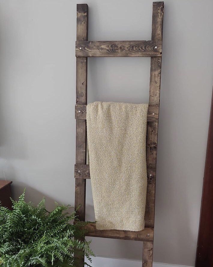 Welcome to our first feature of Meet the Maker Series! ⠀⠀⠀⠀⠀⠀⠀⠀⠀
Say hello to Shawna from <a href="/bchic/">bchic</a>.dezign! Visit us on Instagram for upcoming makers in the coming weeks! instagram.com/appleandpinema…?