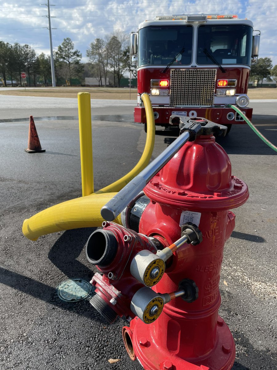 ffshifflett's tweet image. Station 1 crews out training on this warm winter afternoon #gafire #pumpops #firefightertraining #fire