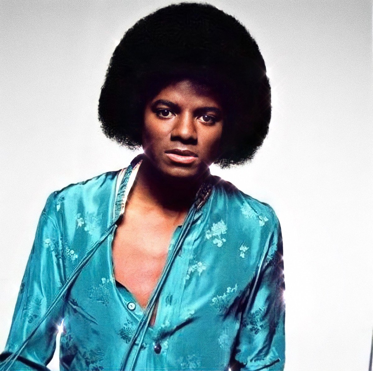 Michael também teve impacto politico, social e econômico. Com suas músicas e sua conscientização racial ele influenciou o pensamento politico e social com uma ideologia de mudança e igualdade.