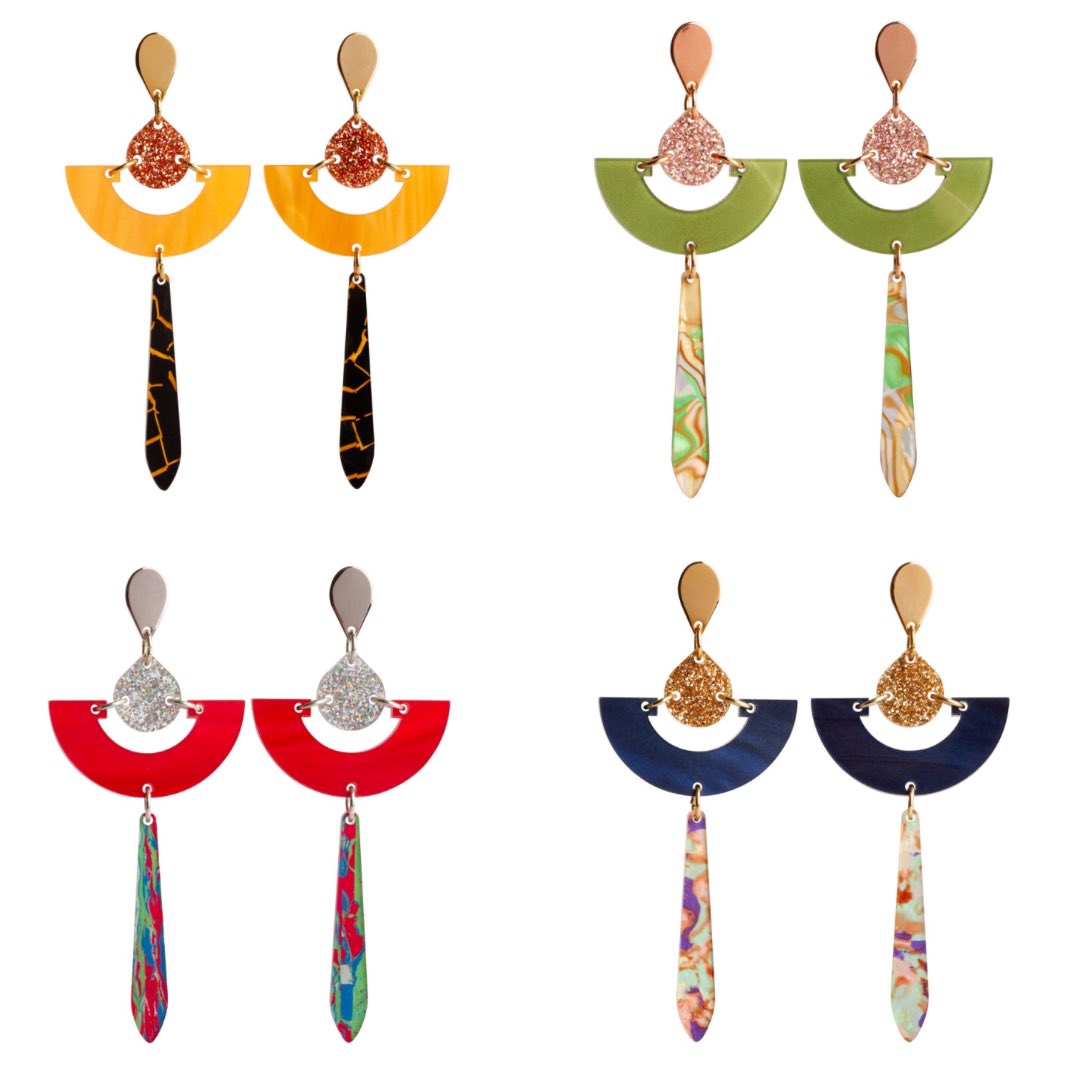 We love creating bespoke designs, and if there was ever a woman who deserved something unique, it’s Daphne Bridgerton! 

The Daphnes are a twist on the classic Toolally Fans in our stunning new materials.

How long did it take you to binge #Bridgerton? ✨

bit.ly/3slouWX