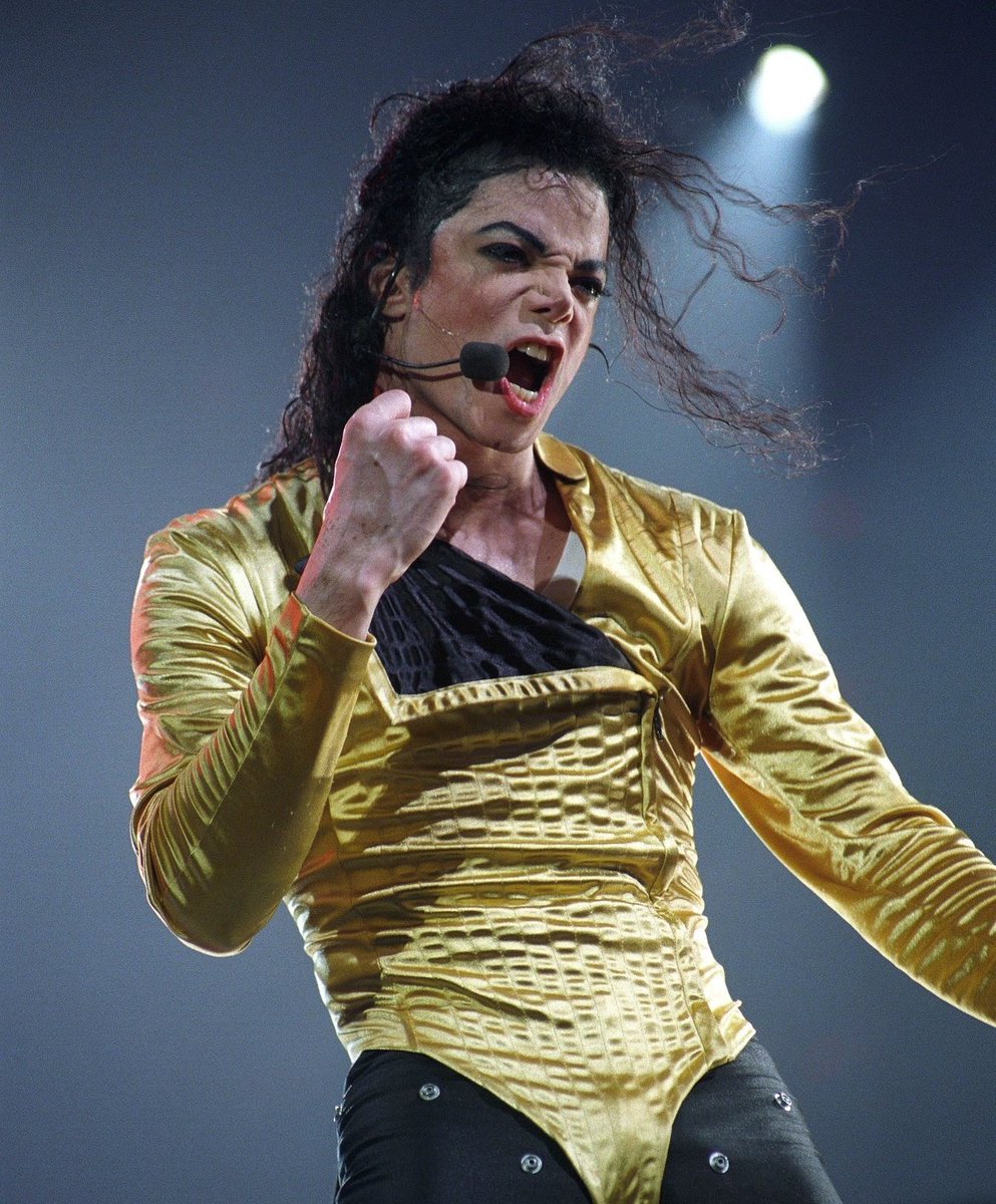 Pra quem diz que ele só usava "terninho".