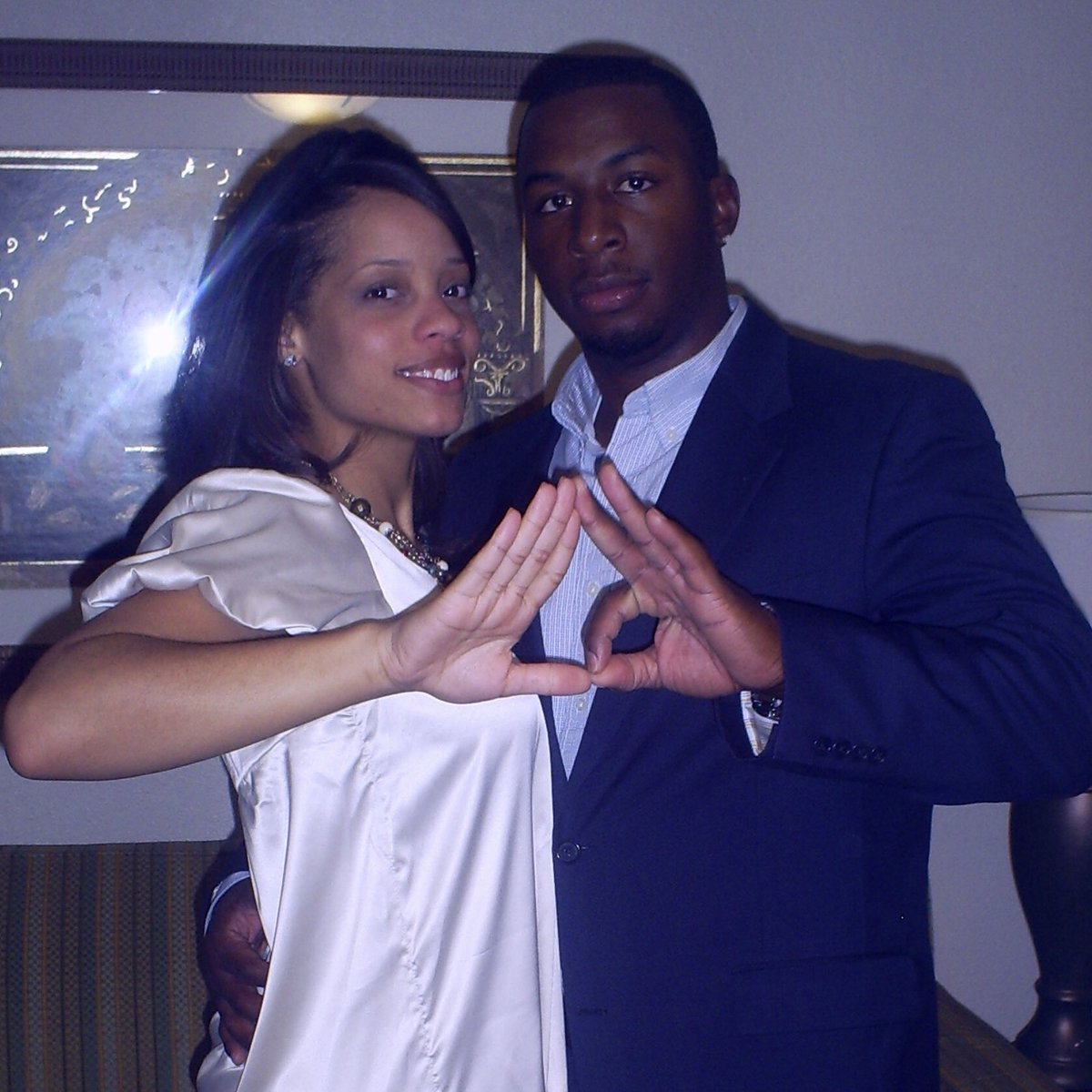 KPooleMD's tweet photo. The Deltas have always and will forever have my heart—mother, wife, and [eventually] daughter. Happy Founders’ Day to the women of Delta Sigma Theta Sorority, Incorporated. #DeltaSigmaTheta #pyramidsanddiamonds https://t.co/4S6VjcTJK0