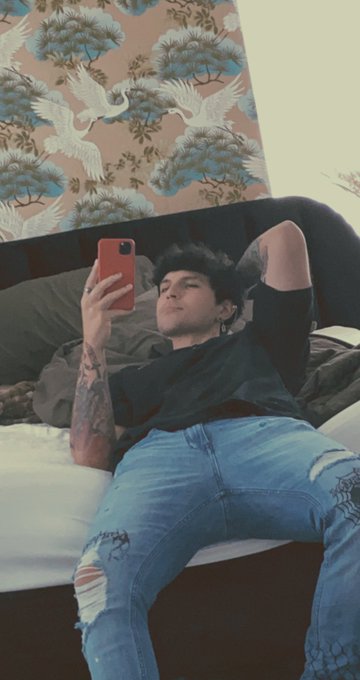 Lay down https://t.co/pVriex96ZM