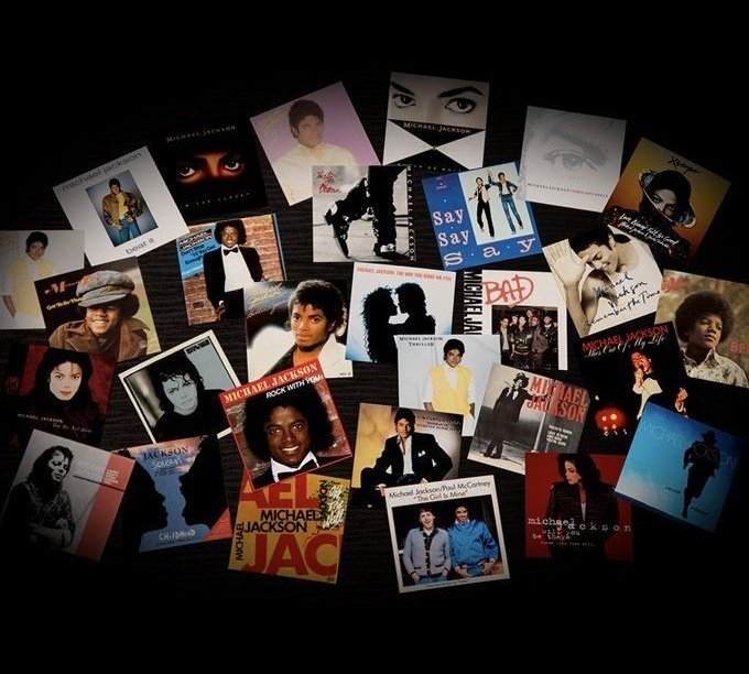 • INOVAÇÃOCom certeza Michael foi o artista pop mais inovador. Ele sempre se reinventou em cada álbum, explorou gêneros musicais diversos, roupas, danças, e sempre aparecia com um estilo diferente.