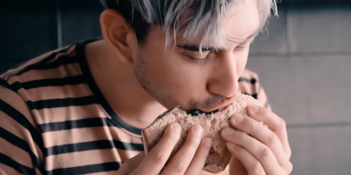 LoveAgainMusic's tweet photo. Flashback to “86” can we talk about how much @Kyle_pftm is enjoying that sandwich? https://t.co/uYlODAgEI9
