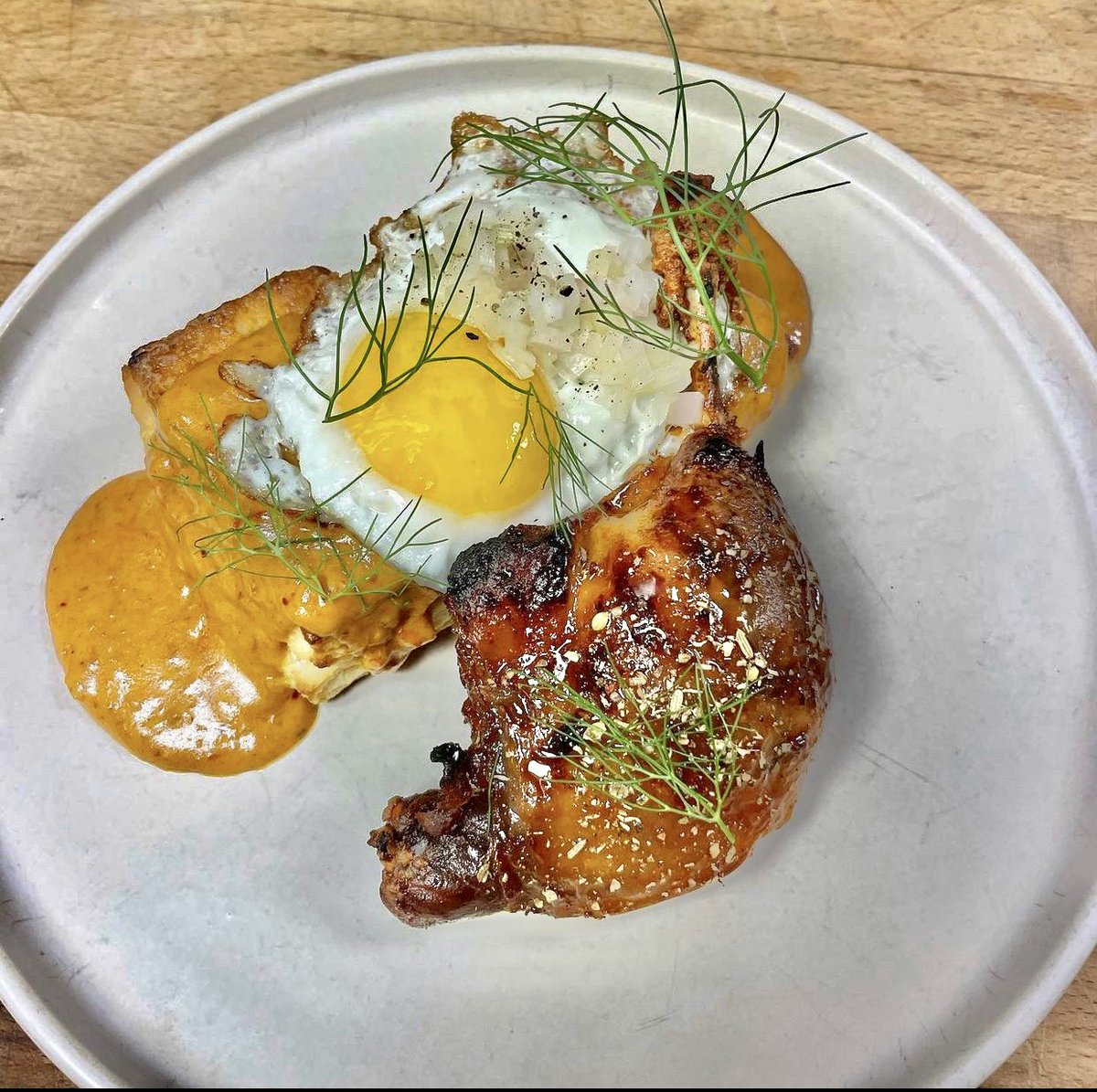 eldivinorgv's tweet photo. For this week’s feature we have this duck confit with a Flaky corn biscuits, nduja sausage gravy, pickled fennel, and a fried egg. 
Dine-in | Curbside | Delivery 
956-627-3990 https://t.co/Cn5GWf4gdH

#rgv #rgvfoodie #mcallentx #mcalleneats #exploremcallen https://t.co/Cd1LqMmLWA