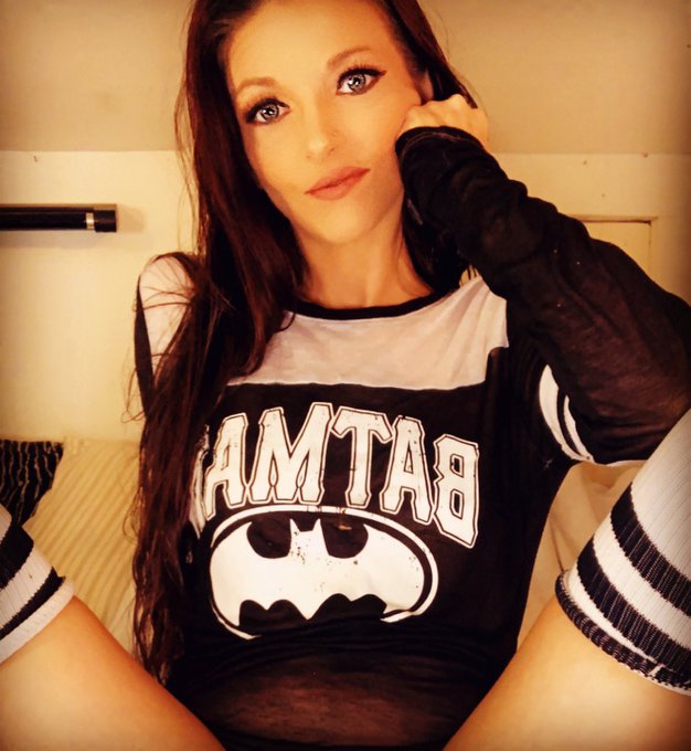 2 pic. @OnlyFansGains https://t.co/Vwjcer61TR https://t.co/4DlsNmBS3p