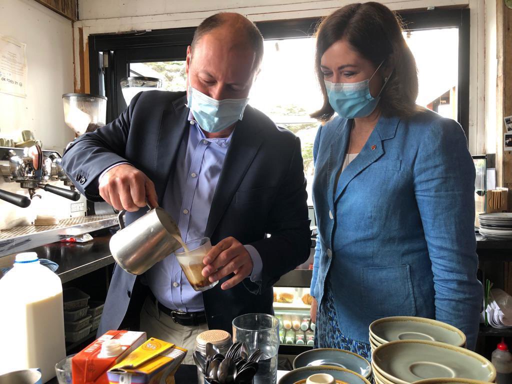 SenSHenderson's tweet photo. Terrific to join @JoshFrydenberg in #Torquay with @Bombies3228 & #Pholklore cafe owners Tom & Josh.
After support from #JobKeeper & the #cashflowboost initiative - all part of our economic recovery plan - theyโre now running a brisk trade, with plans for a new cafe in Geelong. https://t.co/gUb0F0ChxX