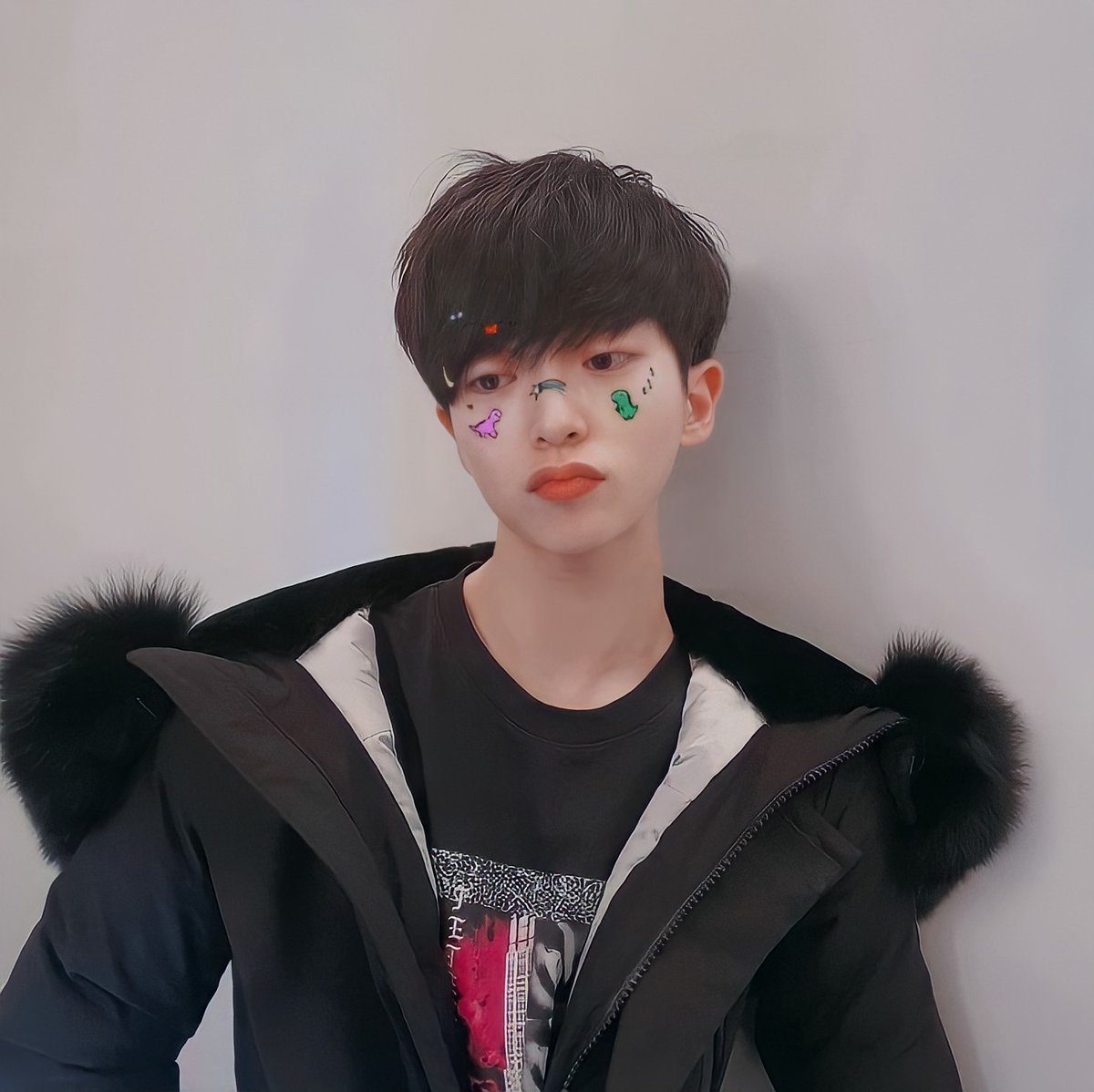 Launieuwu's tweet photo. chick pout 😭 i love you baby
every time minseok posts i'm like :D
i missed you so much 💜
#라운 #민서기 #김민석 https://t.co/j8c9zkkxks