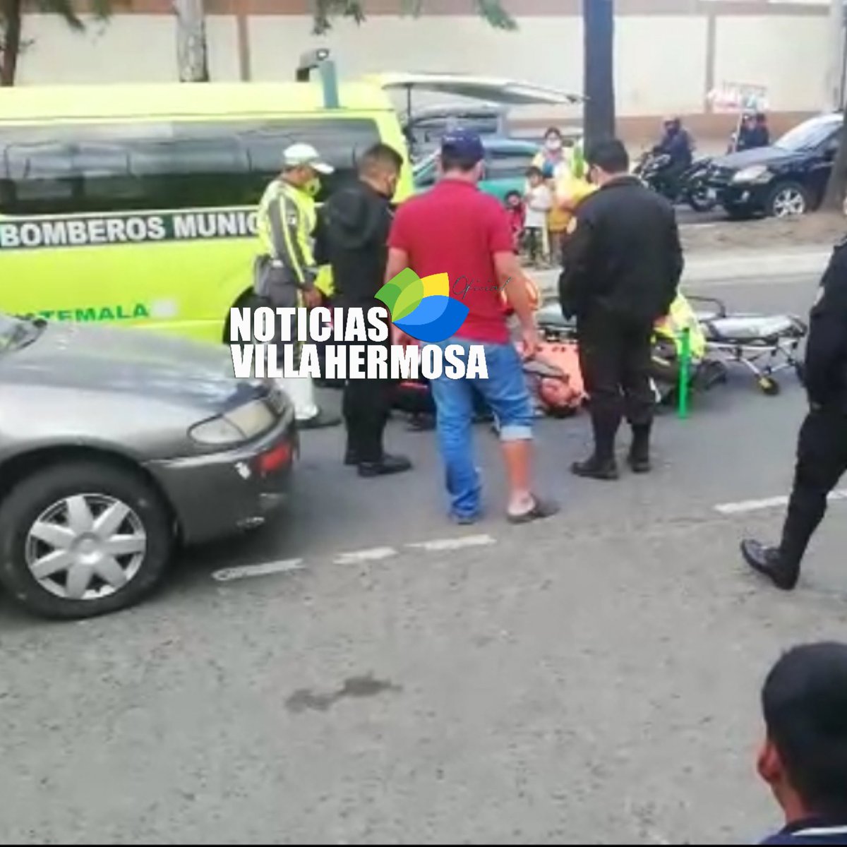 NoticiasVH's tweet photo. MOTORISTA HERIDO EVITÓ ATROPELLAR A UN PERRO Y SE ACCIDENTA ⛔👇
Motorista evitar atropellar un perro y se cayó de la motocicleta en 53 calle Avenida Petapa a Calzada Atanasio Tzul zona 12. Esto a inmediaciones de la #Tipic. https://t.co/yU3r1YF1dI