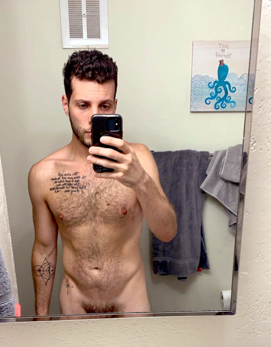 FrankieDelMarco's tweet photo. First post! ๐๐๐ฆ on the way! ๐ #gaynsfw #horny #gayotter #hung #fuzzyguy #gayvers https://t.co/Iq0lF0D4Cs