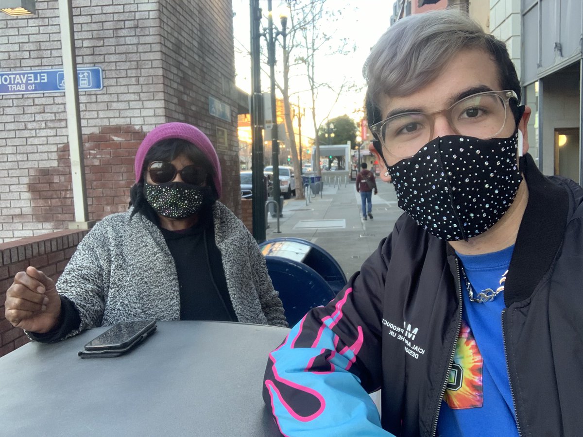 axr__21's tweet photo. ⚠️ HELP A HOMELESS BLACK WOMAN IN BERKELEY GET SHELTER! ⚠️ Venmo: @/Joann-Knott 

Joann Knott has been homeless for 7 years. The pandemic has been very hard as she often does not have a place to stay. She’s very sweet and we even have matching masks! Anything helps!! RT! 💙 https://t.co/A4vD9pr4Np