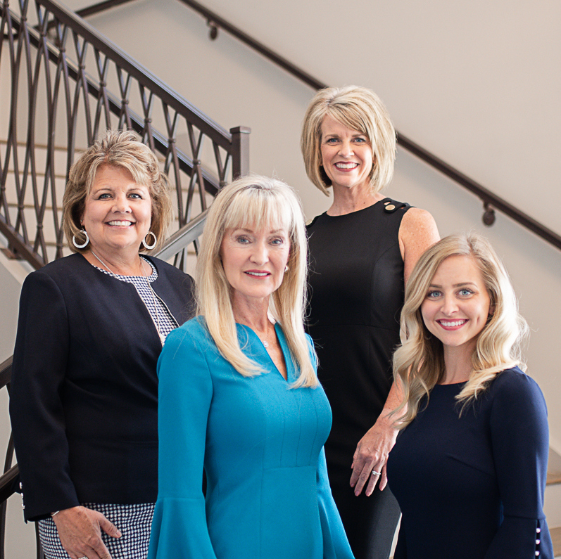 JaneClarkhomes's tweet photo. The Jane Clark Team - https://t.co/lvtLZKP6Rk