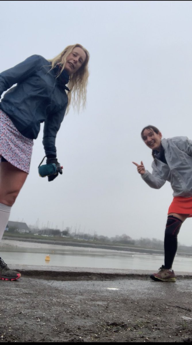 romfordrunner's tweet image. Early morning social distance run before 9am, it made the day so much easier to deal with, especially as I only had 1h break between work and studying and I just finished at 9pm. Mud and rain can be very cathartic #ukrunchat #trailrunning #socialdistancerun #stressrelief