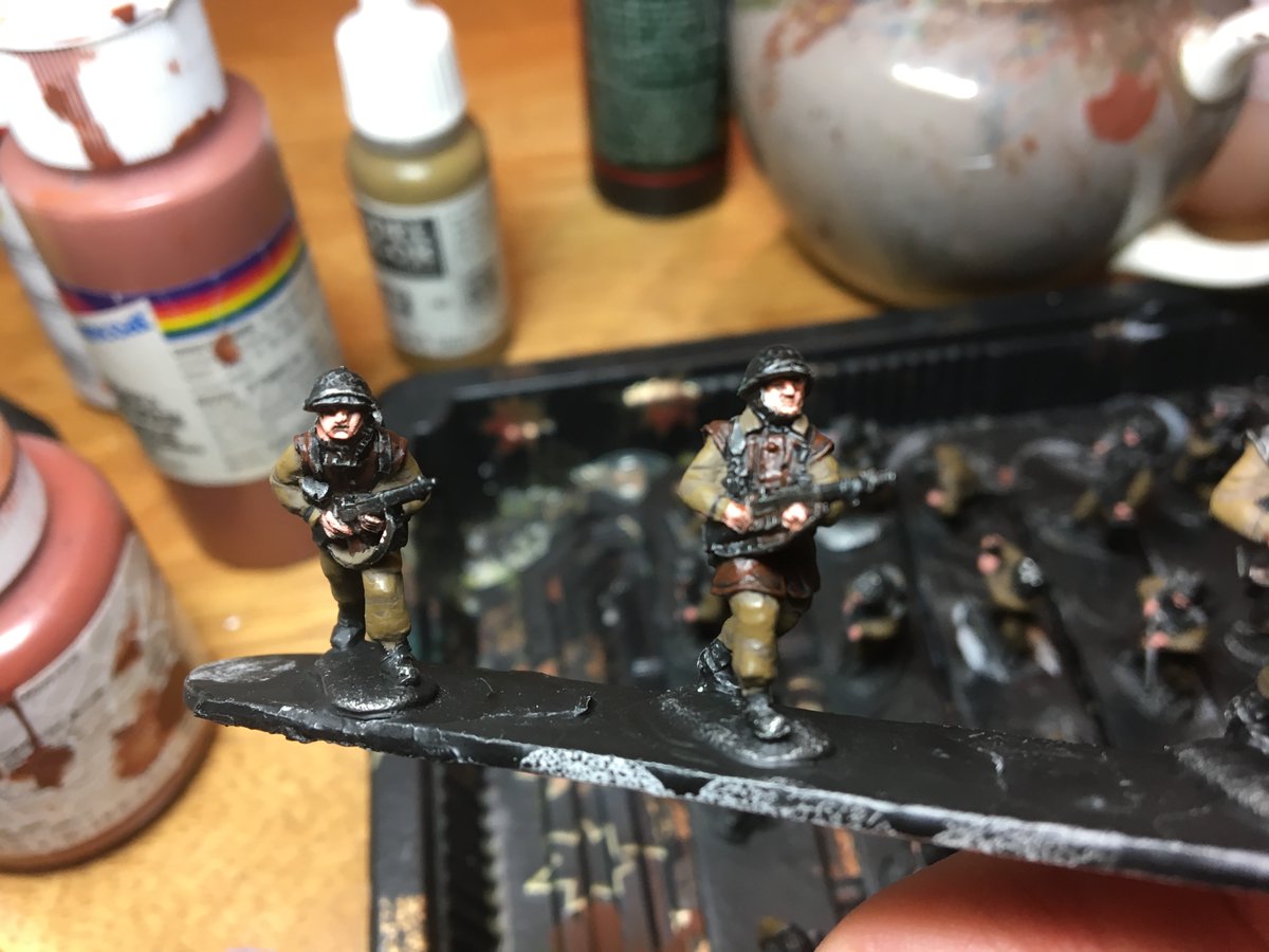 I bought some AB Miniatures British Infantry in leather jerkin, and painted them up. A full Rapid Fire battalion.