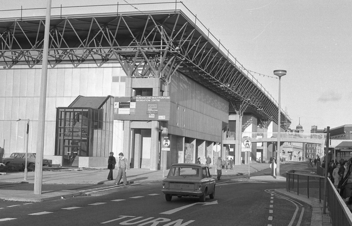 WearsideEchoes's tweet photo. Fancy a swim? Or maybe a game of pool, a disco ice skating session or just a polystyrene box of cheesy chips in the cafe? #Crowtree #1977 #Sunderland #GoneButNeverForgotten https://t.co/pTU22wJbAw