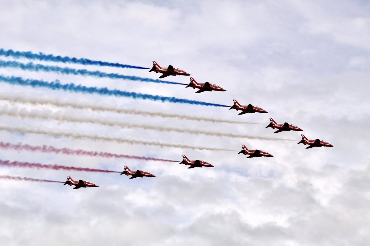 JohnLLNicholas's tweet photo. The mighty Red Arrows, hoping they will be flying UK skies this year https://t.co/4xLRuuuUrF