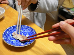 28. Futaribashi 二人箸 ("two people chopsticks")Two people should never touch the same piece of food with their chopsticks at the same time (people are tempted to do this in order to split a food item in half).