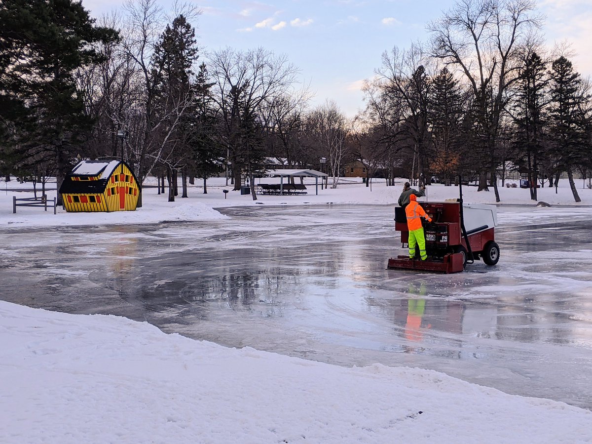 dchsmn's tweet photo. Noonan Park is open for skating! Hockey boards will probably go up next week. Lights are on a timer, 4:30-9pm.
Did you know that Noonan Park was given to the city of Alexandria by Philip Noonan in 1943?
#dchsmn #alexandriamn #RealAlexMN #visitAlex #exploreAlex #exploreMN https://t.co/NRK1DxQRdh