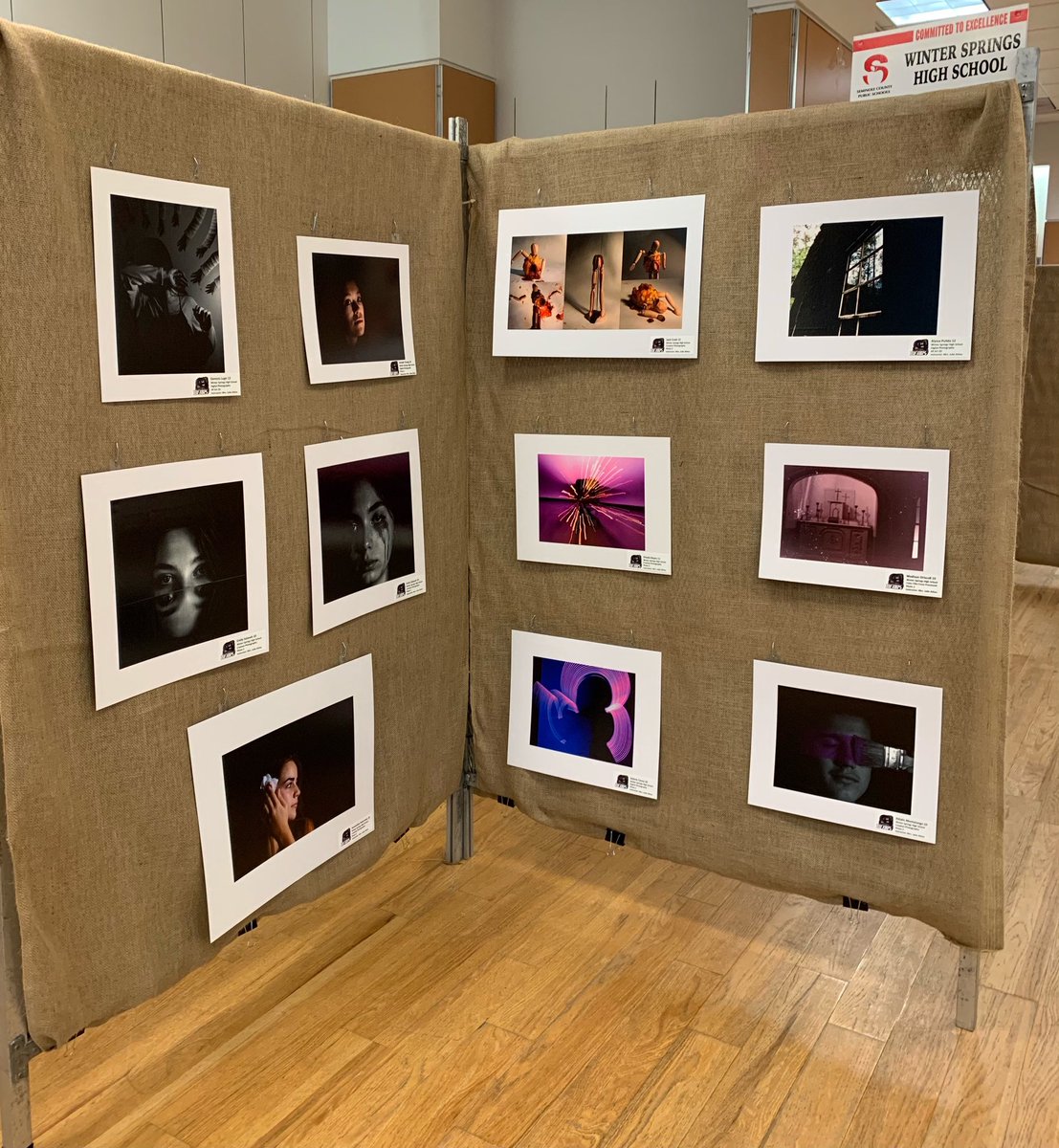 Petes_dragons's tweet photo. WSHS Celebrates the Visual Arts: Ms. Athos just set up at the Oviedo Mall. There is a big display of work from High Schools in the 2021 SCPS High School Art Show! It’ll be open starting tomorrow, Thur, January 14 through Tuesday, January 19!  GO BEARS! @BearNationWSHS https://t.co/JQYuPwPOVK