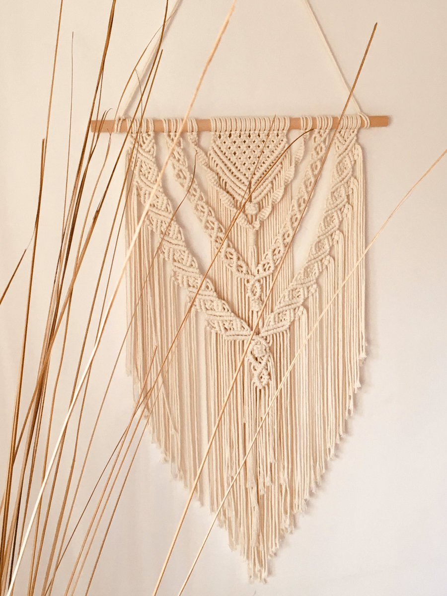 NBoholand's tweet photo. Come visit our website, we work with handicrafts, beautiful macrame pieces, we deliver throughout the USA and UE, click on the link to know our work!

#natureboholand #macramé #bohodecor #handcrafted 

LINK: https://t.co/0Sa8ZoFVg1 https://t.co/8vARKlLikT