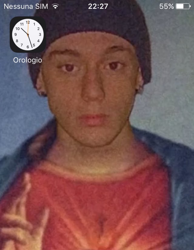 RBighelmet's tweet photo. quindi mi state dicendo che sono pazza? nahhhh , tutto sotto controllo ;) @davidevavalaa #davidevavala #collegio5 https://t.co/5SuwMkisGj