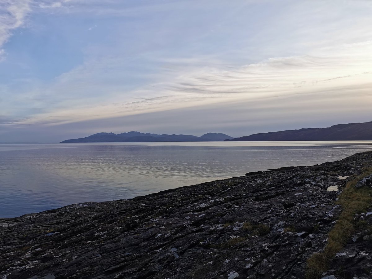 onshore allows pastural farming, whilst the low twin peaks of the island offer excellent locations for fortified encampments and lookout posts. A perfect spot for a Norse settlement, and within the zone of their activity.