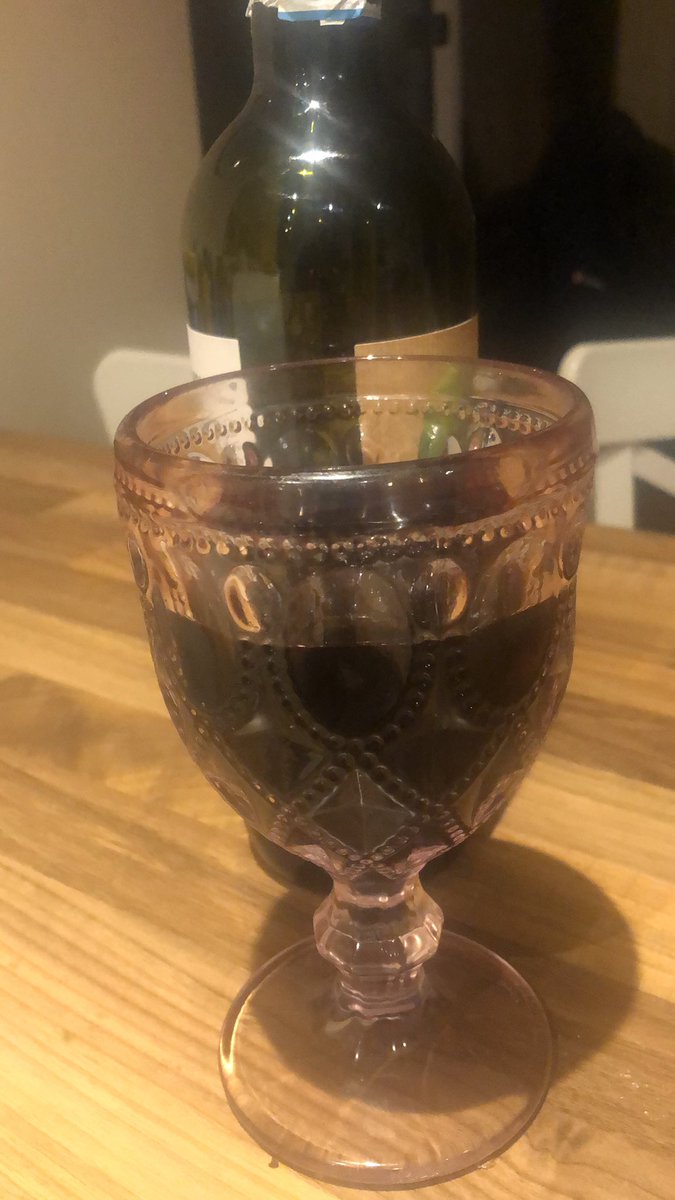 Kitman Clearout. Mr Young accidentally broke his shirt at the Rec last Friday. If anyone would like to give this poor shirt a new home, Like Follow and Retweet #everykitmanknows Wales 🏴󠁧󠁢󠁷󠁬󠁳󠁿Harry will pick a winner on Sunday. Happy Wednesday everyone 🍷🍷