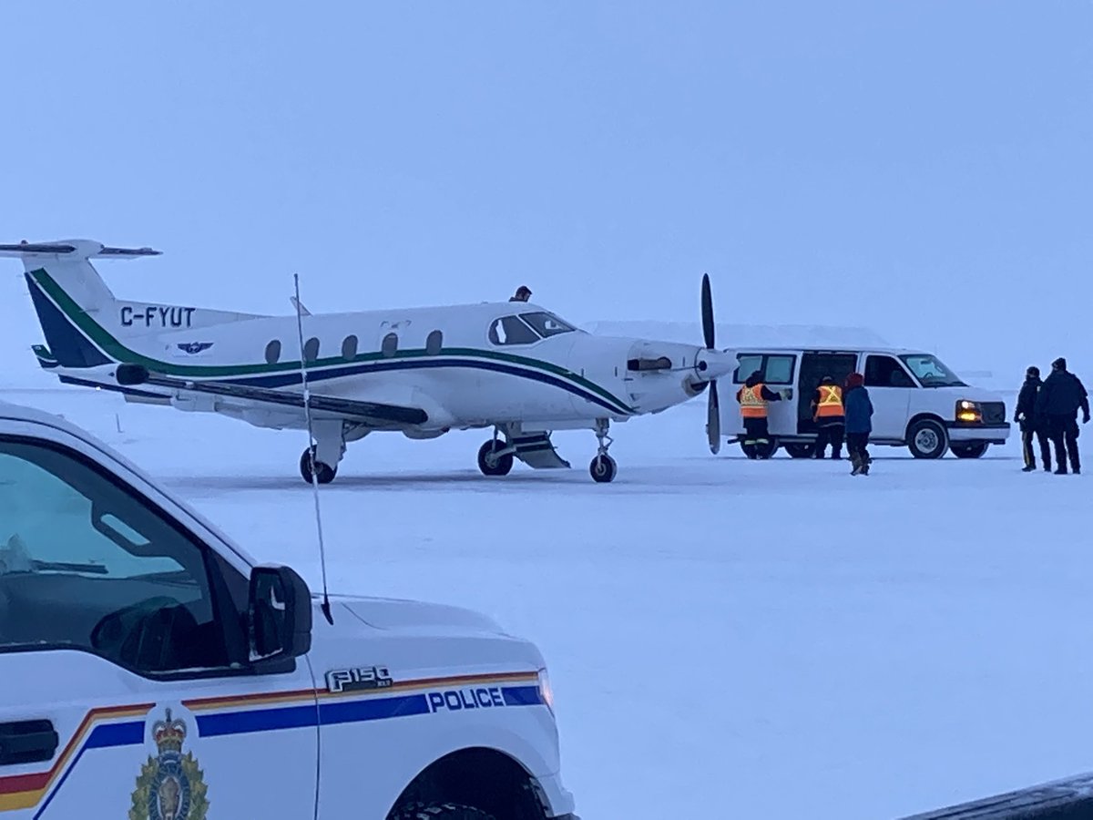 main_john's tweet photo. Welcome to #Arviat for a very special visitor, the #Moderna #COVID19 #vaccine . Fire Department and RCMP on hand to escort to town; clinic starting tomorrow! #StrongerTogether #nunavut #VaccinesWork https://t.co/jnFO5ot6E3