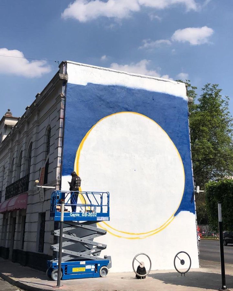 SELENAT0RSARMY's tweet photo. SELENA IS COMING. https://t.co/hpHZOQ1mHS