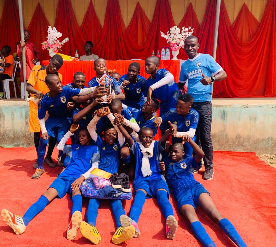 Sole2Soul2017's tweet photo. YOUR donations helped make an impact. Our shipment of donated shoes to Nigeria were used by the youth - who won a soccer tournament! 

Thank you to those who have donated and have helped us make a difference to communities around the world. ♻️👏 https://t.co/vwV1PPds8O