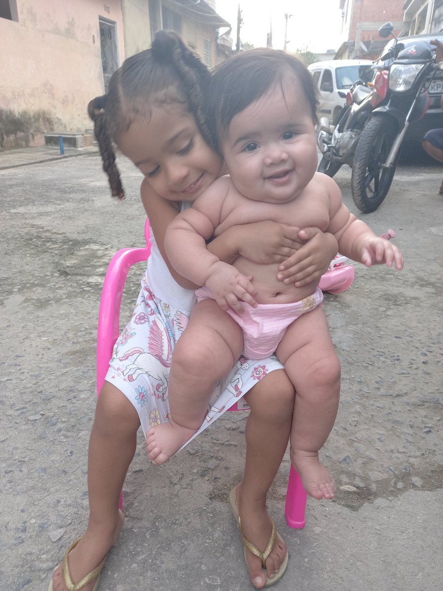DSdannisousa's tweet photo. Aos 21 eu tô rica, e nem estou falando de dinheiro, minhas joias 🥰❤ https://t.co/xl3QJ5z4eA