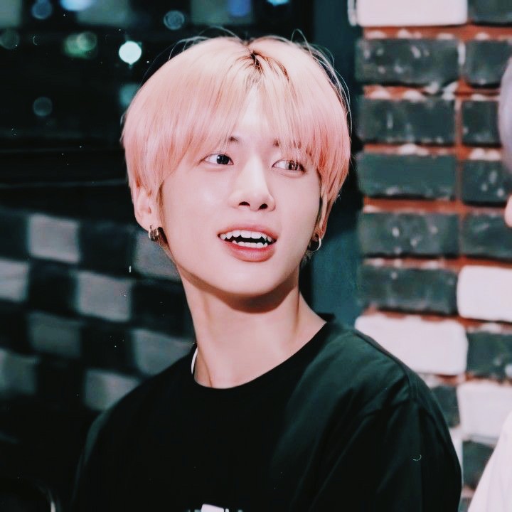 cookieggu's tweet photo. #taebinau
"Hola, te llamamos desde muerte súbita y lamentamos informarte que morirás en algún momento de las siguientes veinticuatro horas."
Choi Soobin y Kang Taehyun no se conocieron en clase ni en una fiesta, como cualquier otro chico de su edad. Ellos se han conocido https://t.co/L1pb6IWzHs